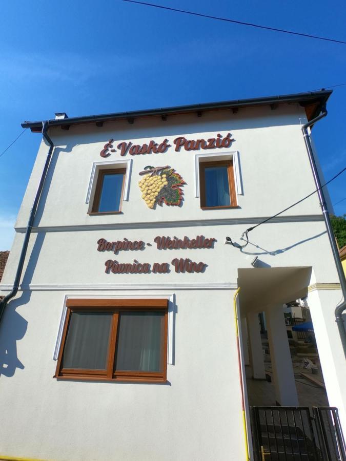 E-Vasko Panzio Borpince Bed & Breakfast Токай Екстериор снимка